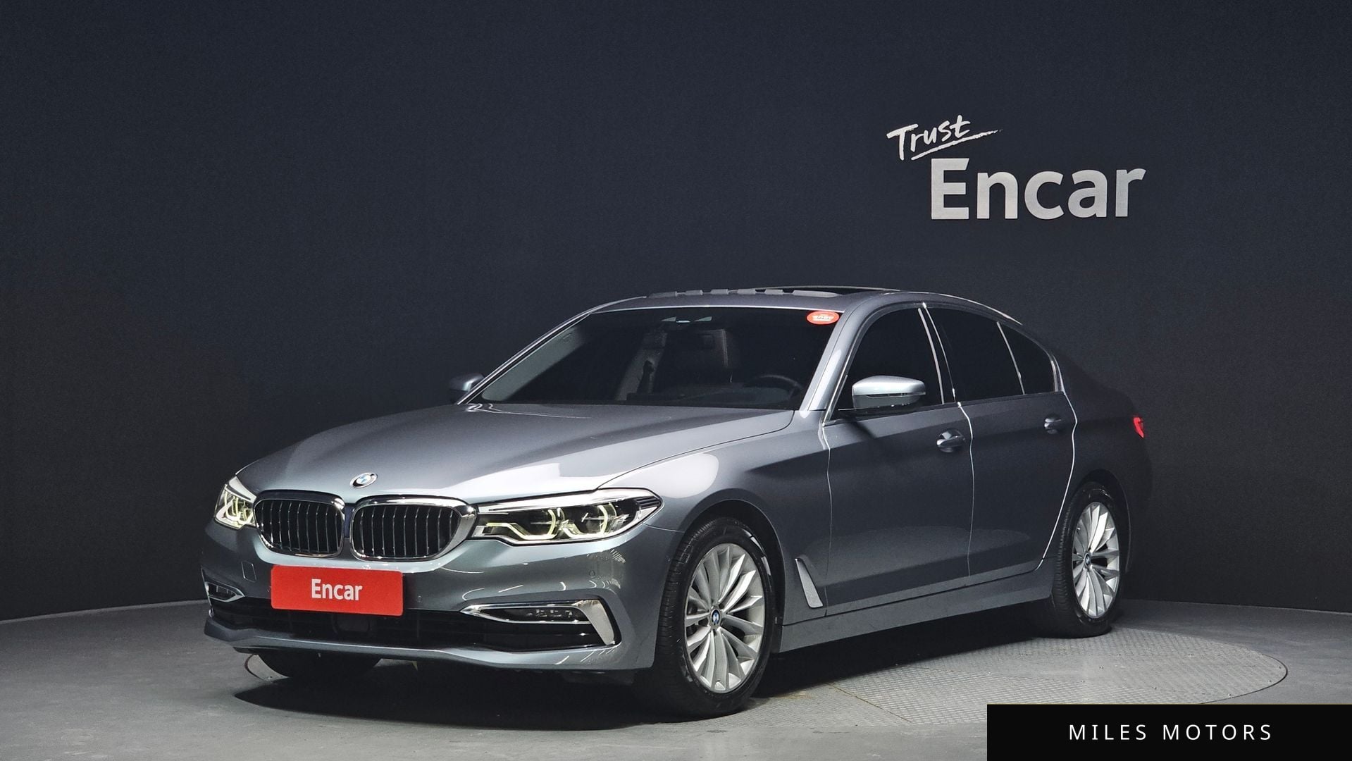 BMW 5 Series (G30) 2019 — фото 1 из 12