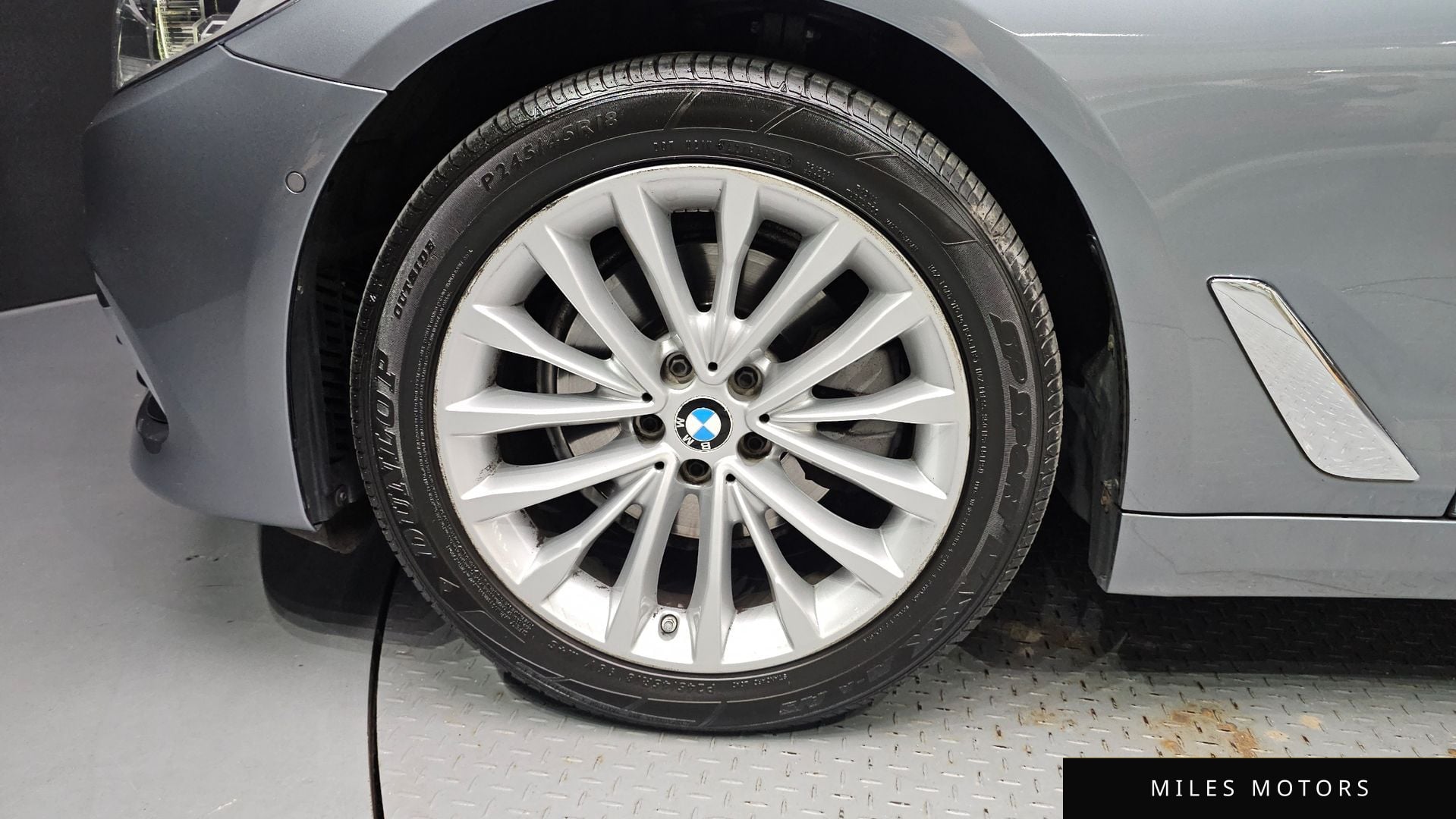 BMW 5 Series (G30) 2019 — миниатюра 5