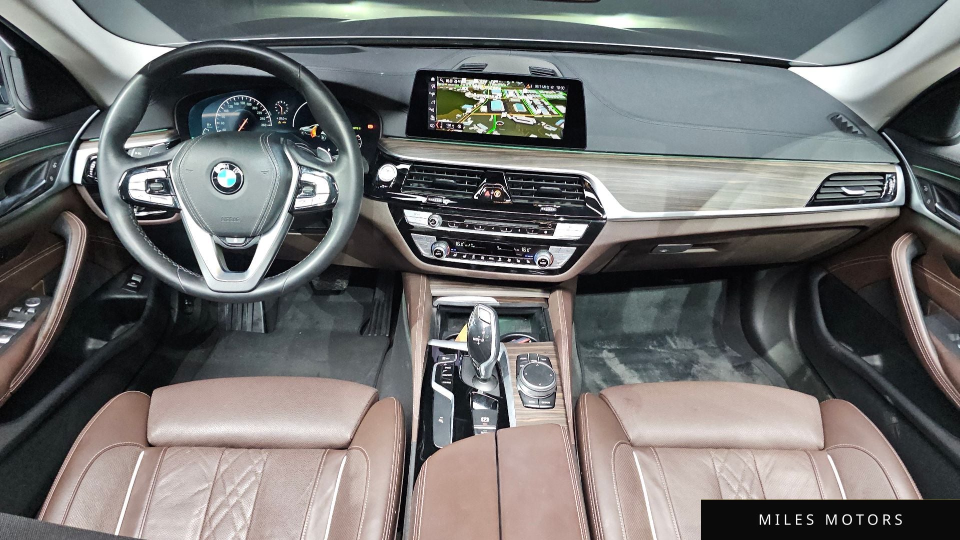 BMW 5 Series (G30) 2019 — миниатюра 10