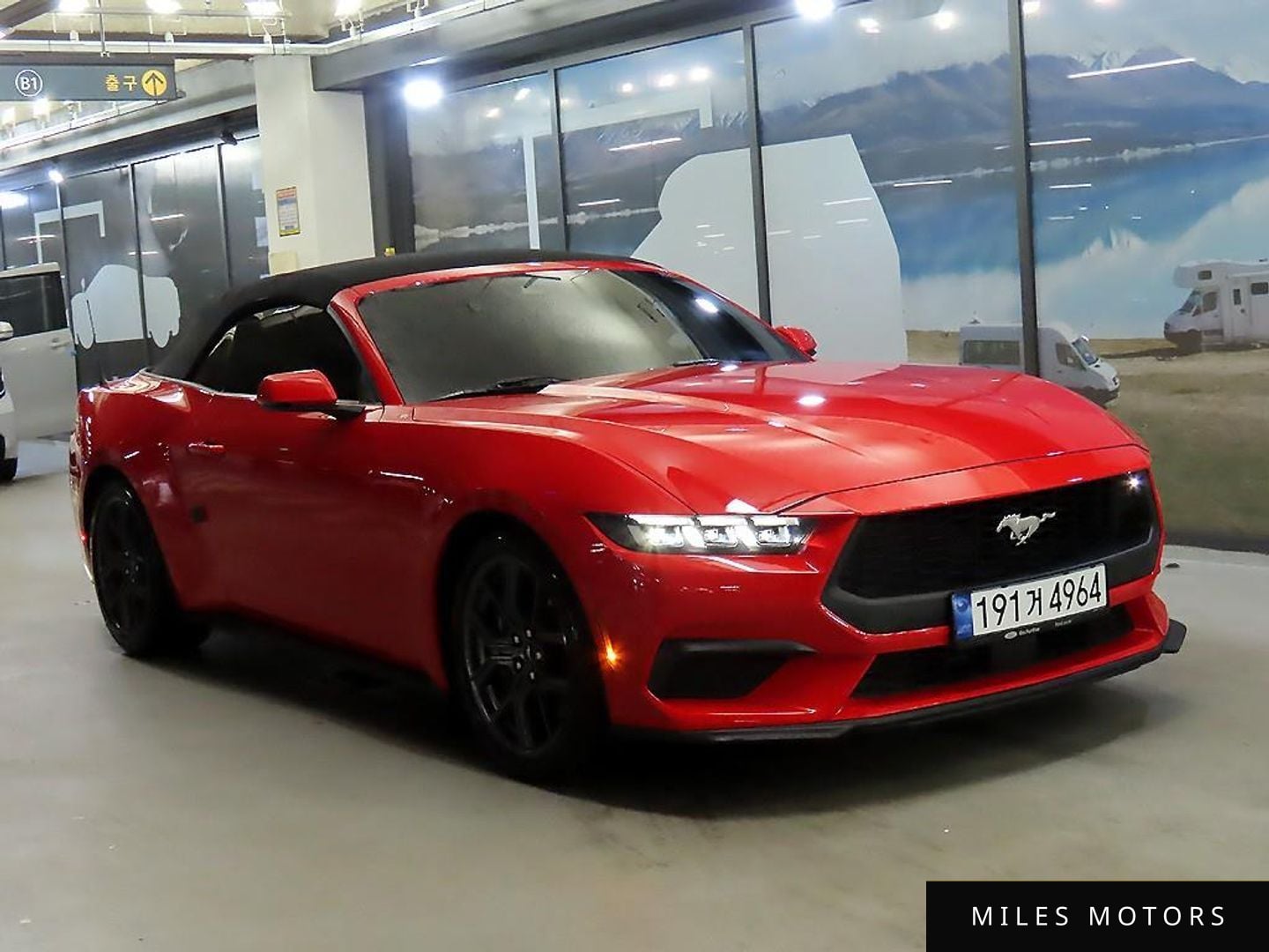 Ford Mustang 2024 — фото 1 из 12