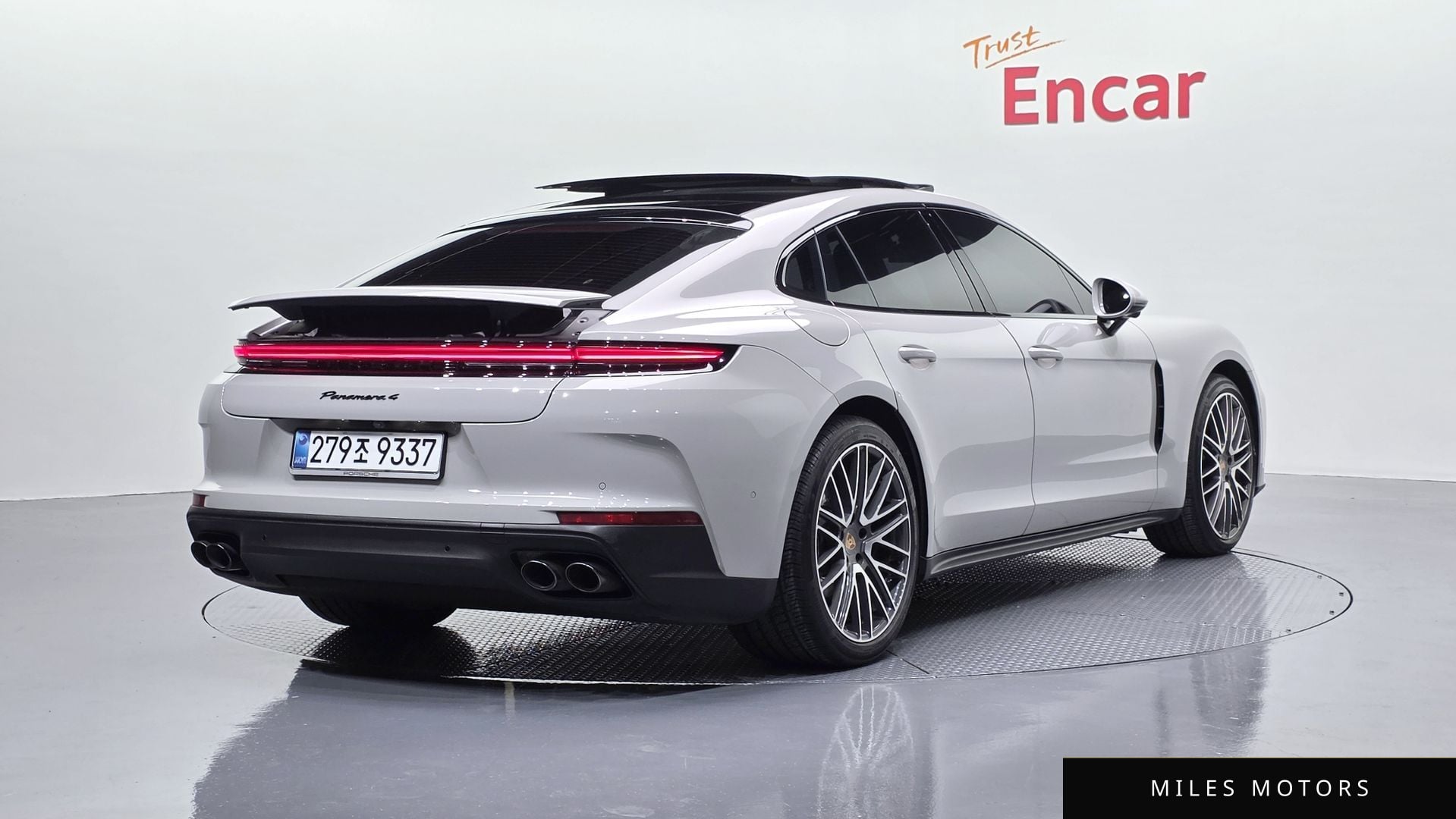 Porsche Panamera 2025 — миниатюра 2