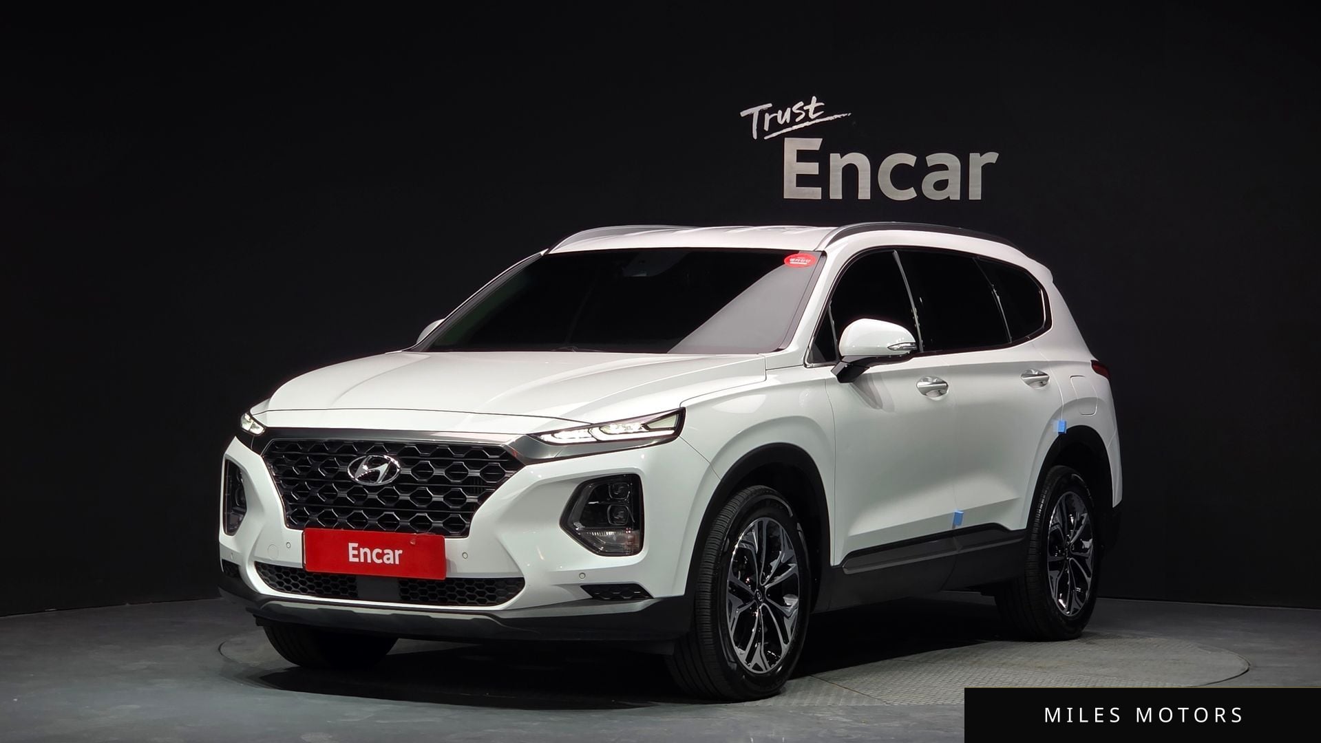 Hyundai Santafe 2019 — фото 1 из 12