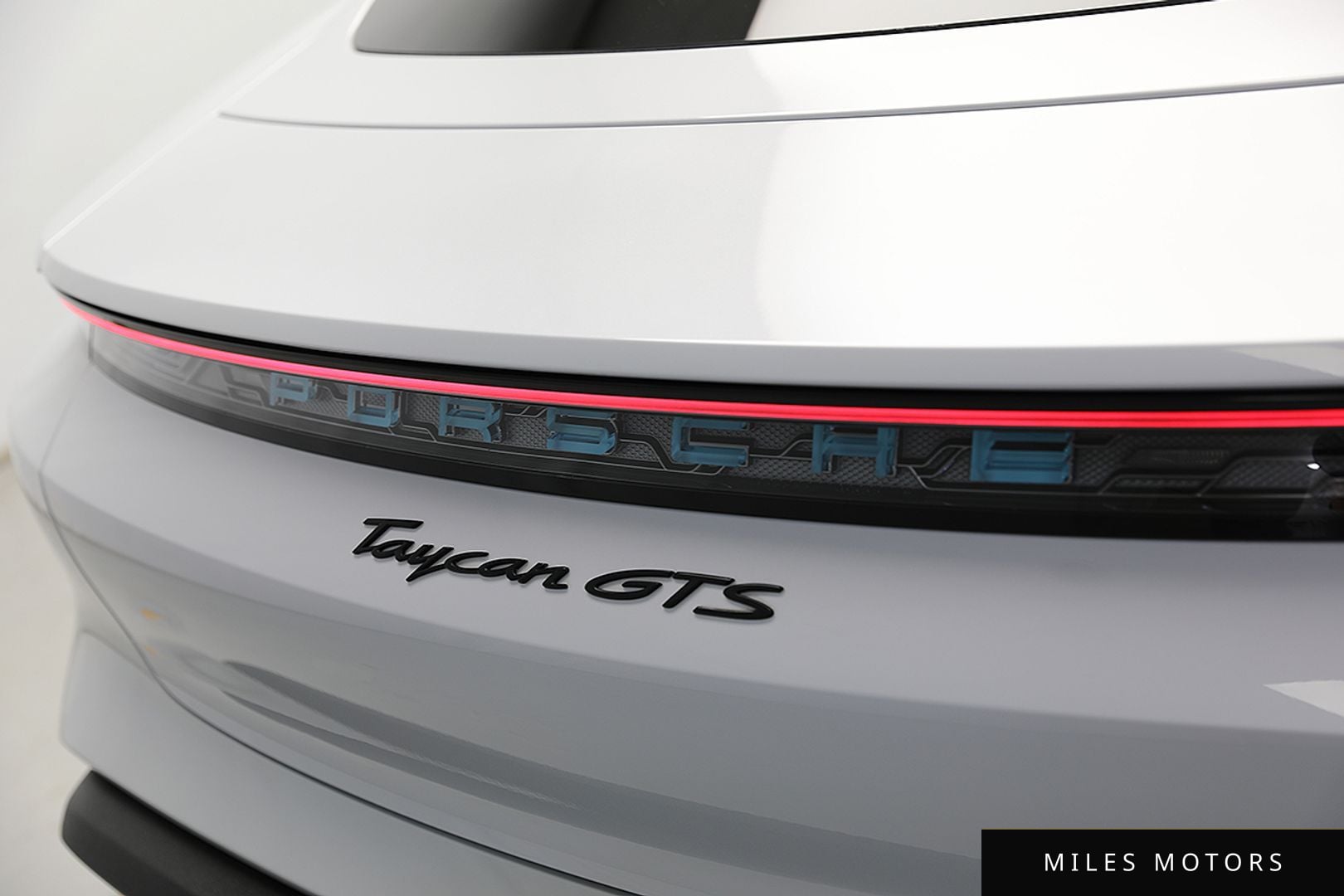 Porsche Taycan 2024 — миниатюра 6