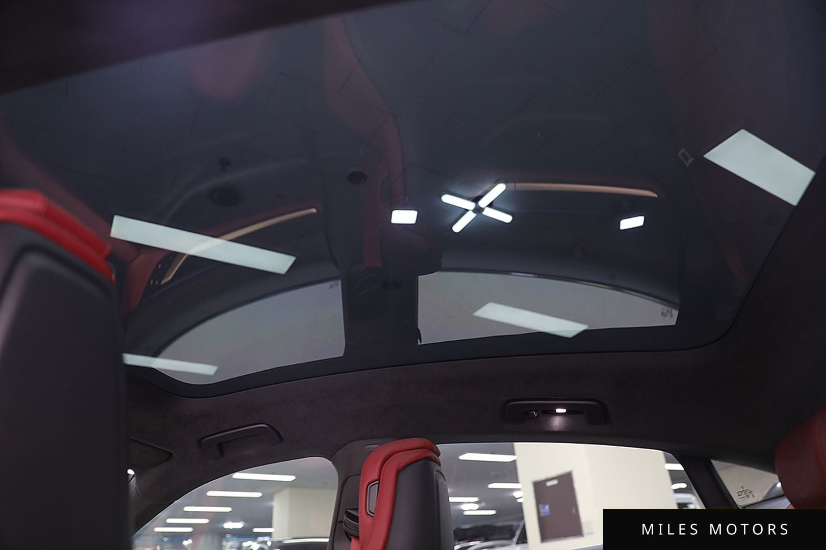 Porsche Taycan 2024 — миниатюра 11