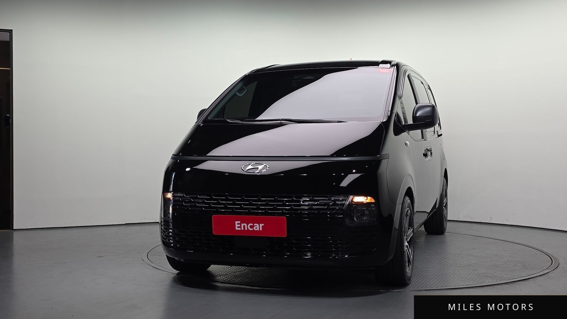 Hyundai Staria 2022 — миниатюра 3