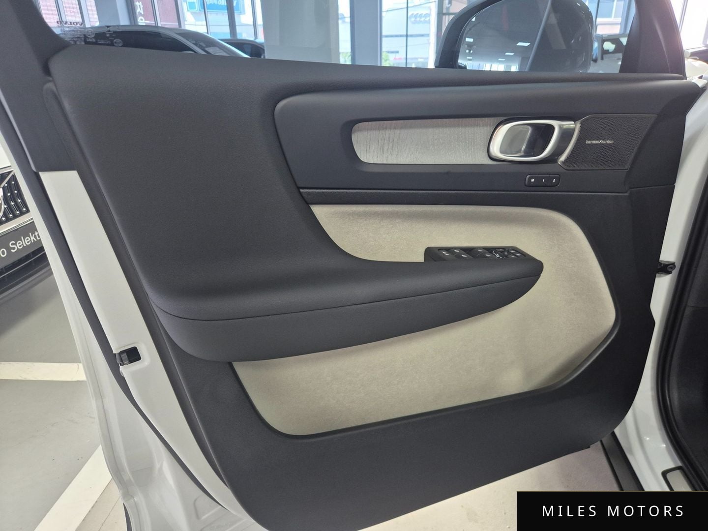 Volvo XC40 2026 — миниатюра 11