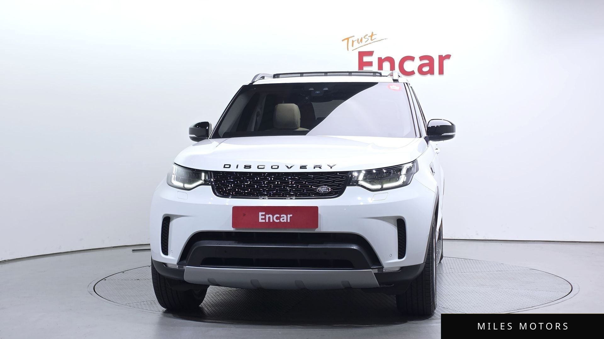 Land Rover Discovery 2018 — миниатюра 3