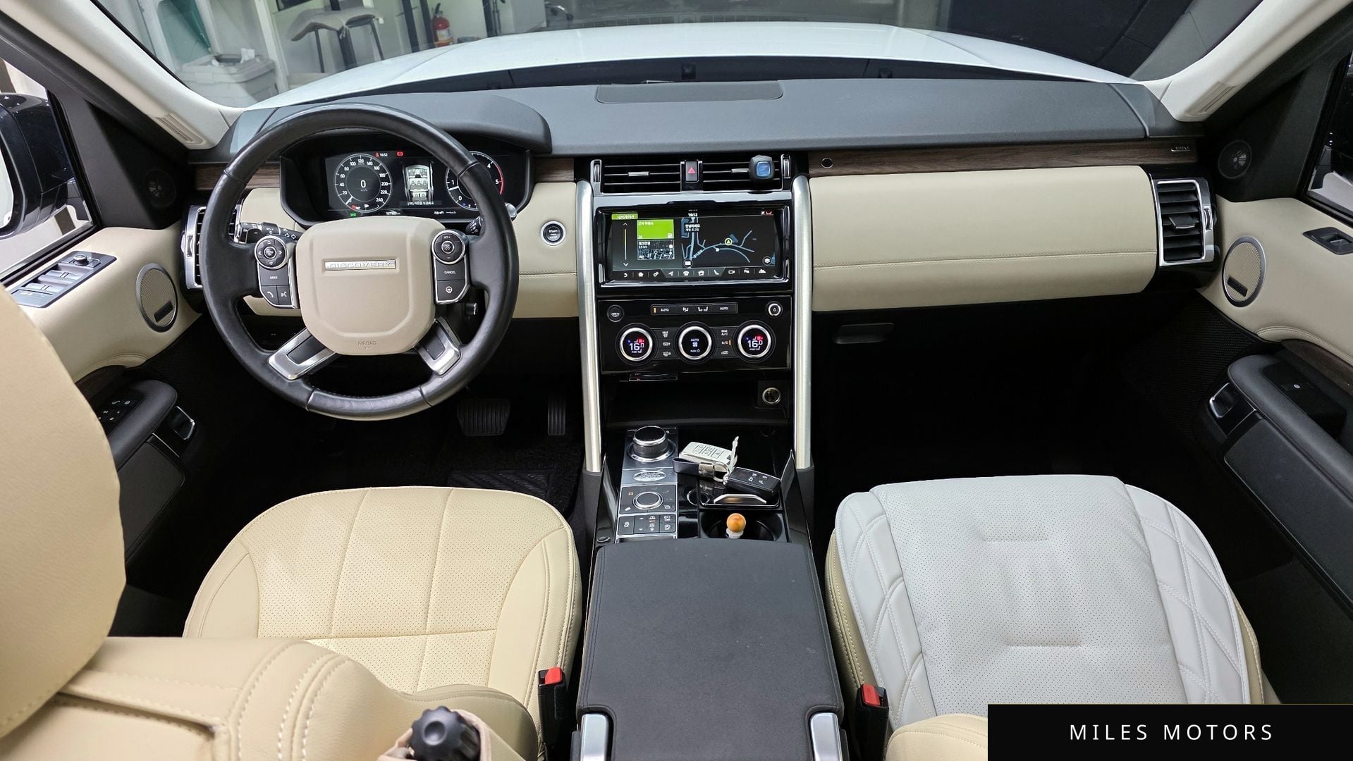 Land Rover Discovery 2018 — миниатюра 10