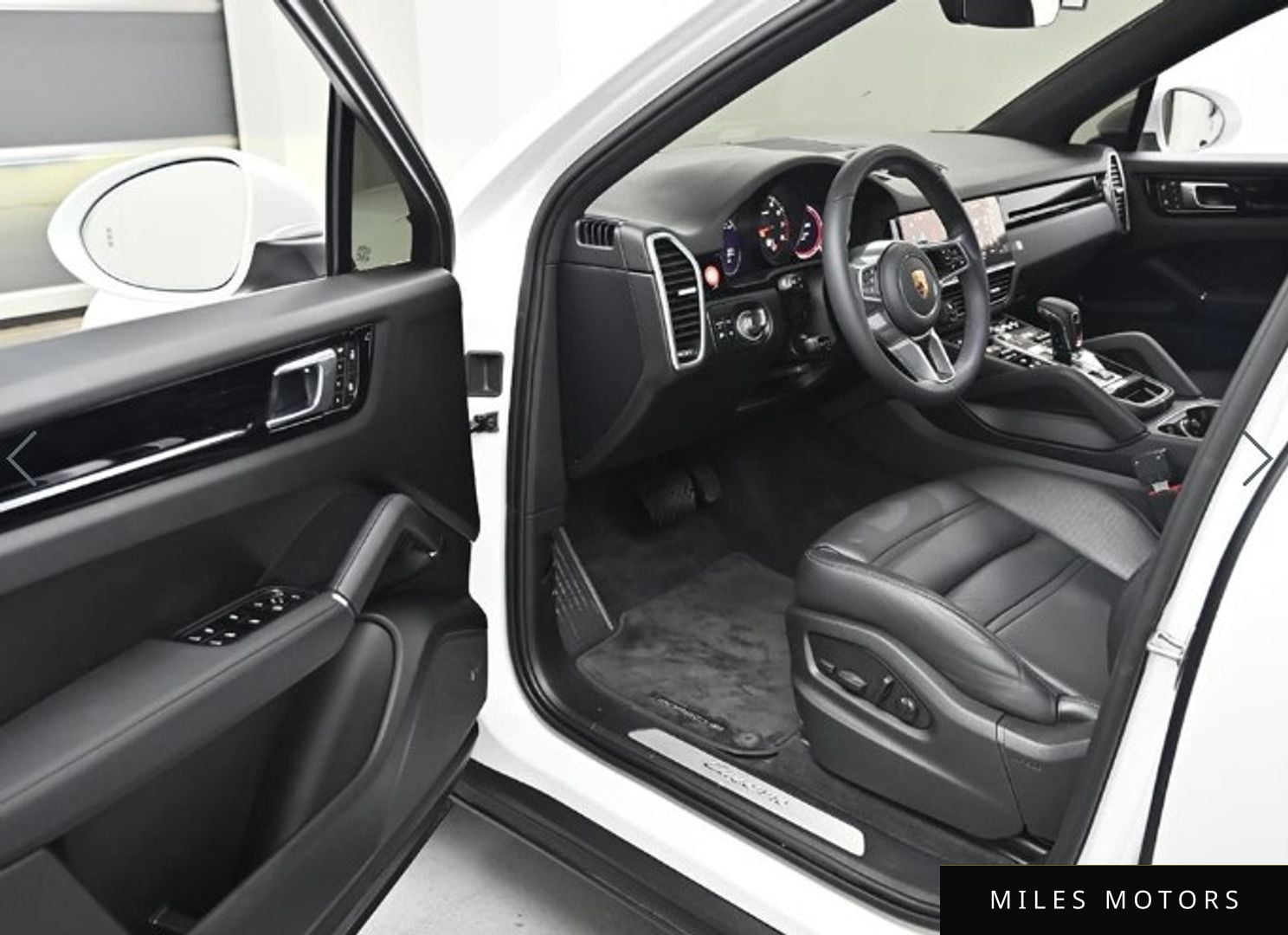 Porsche Cayenne 2023 — миниатюра 11
