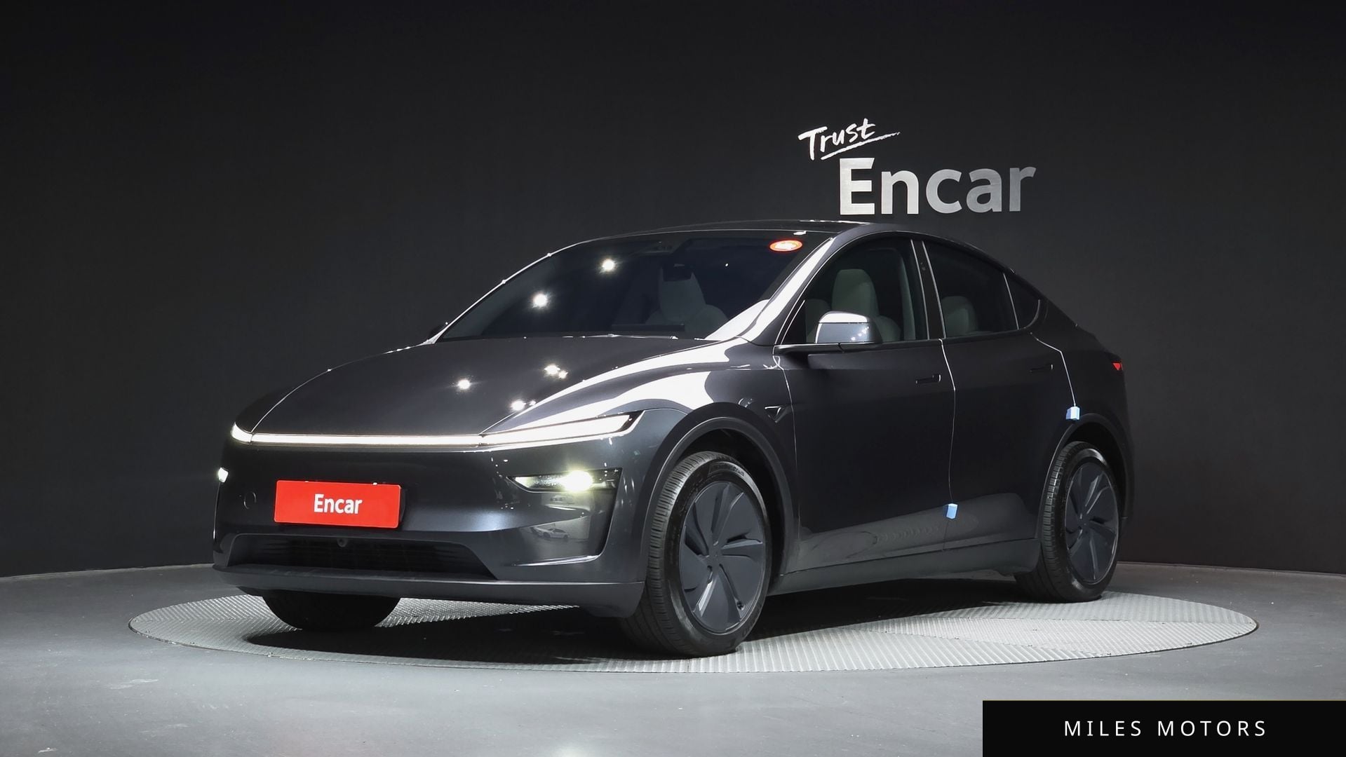 Tesla Model Y 2025 — фото 1 из 12