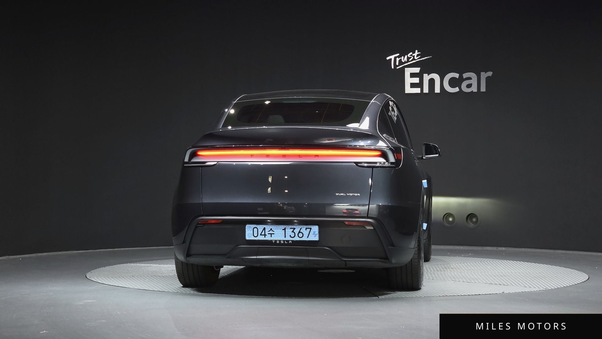 Tesla Model Y 2025 — миниатюра 4