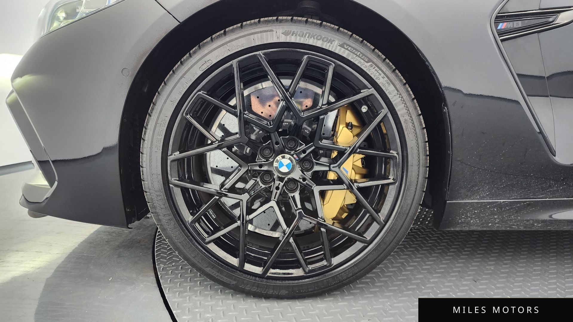 BMW M8 (G15) 2022 — миниатюра 5