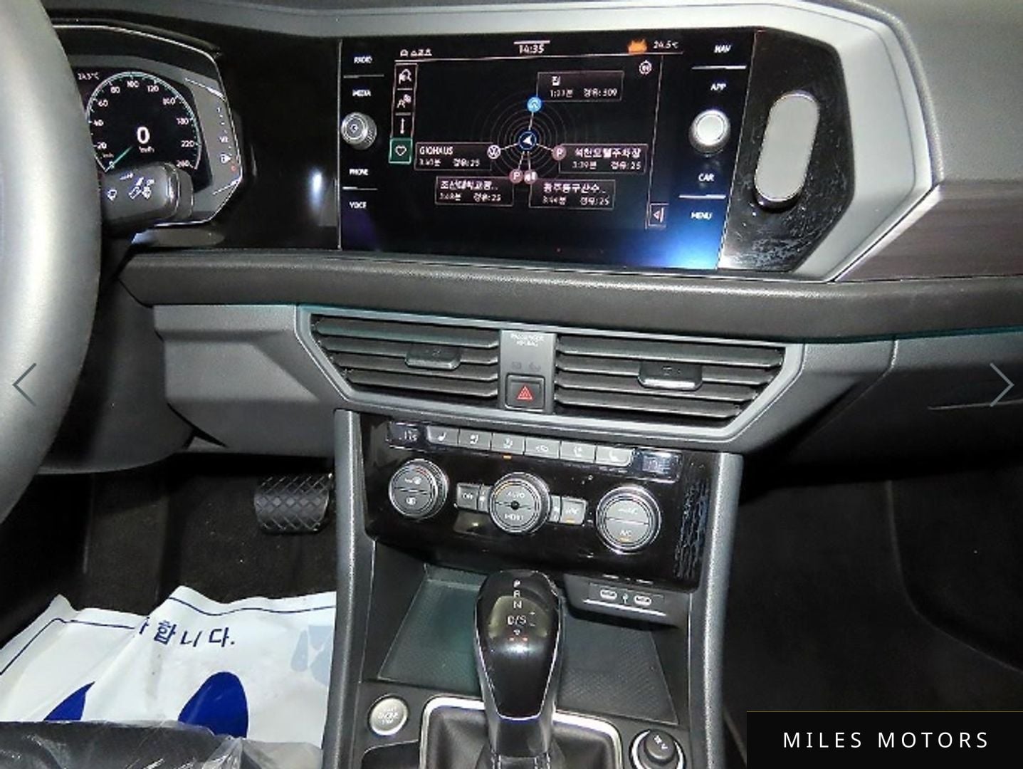 Volkswagen Jetta 2023 — миниатюра 11