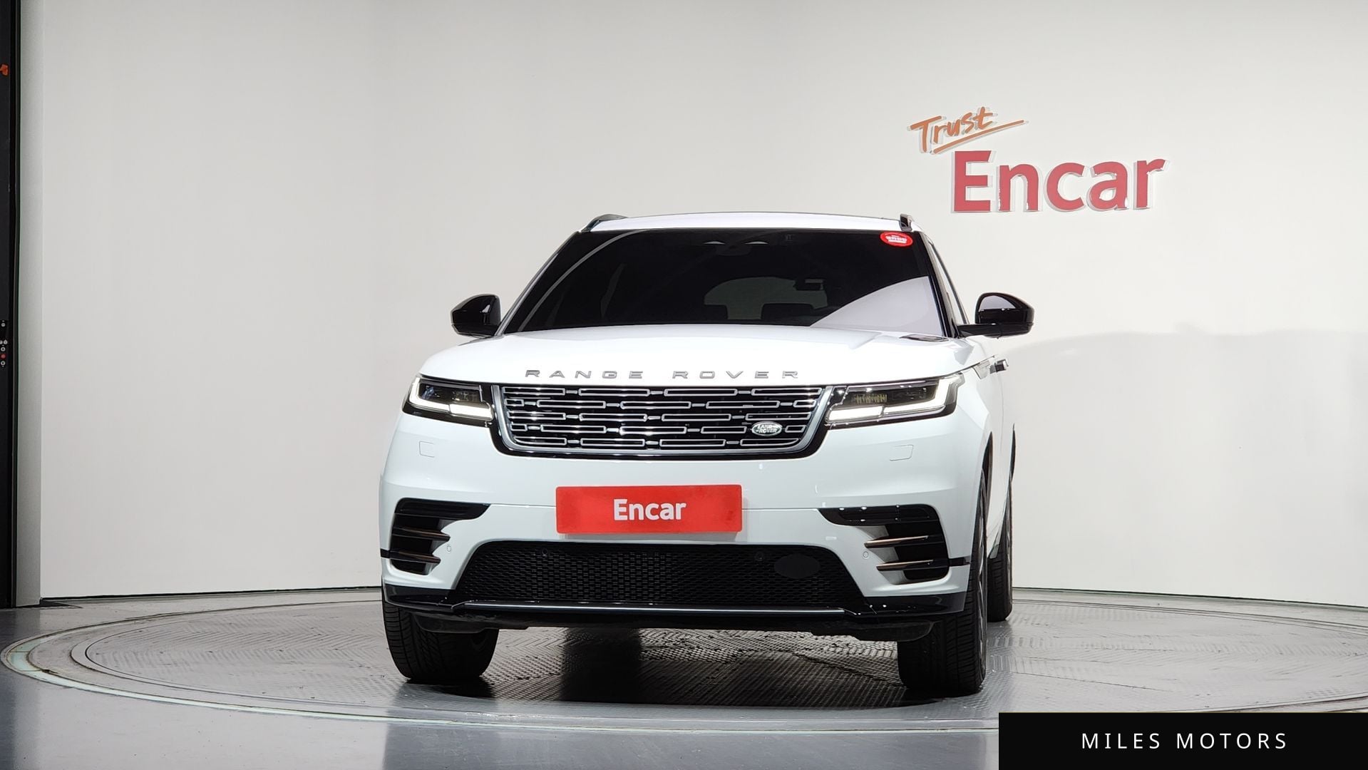 Land Rover Range Rover Velar 2025 — миниатюра 3