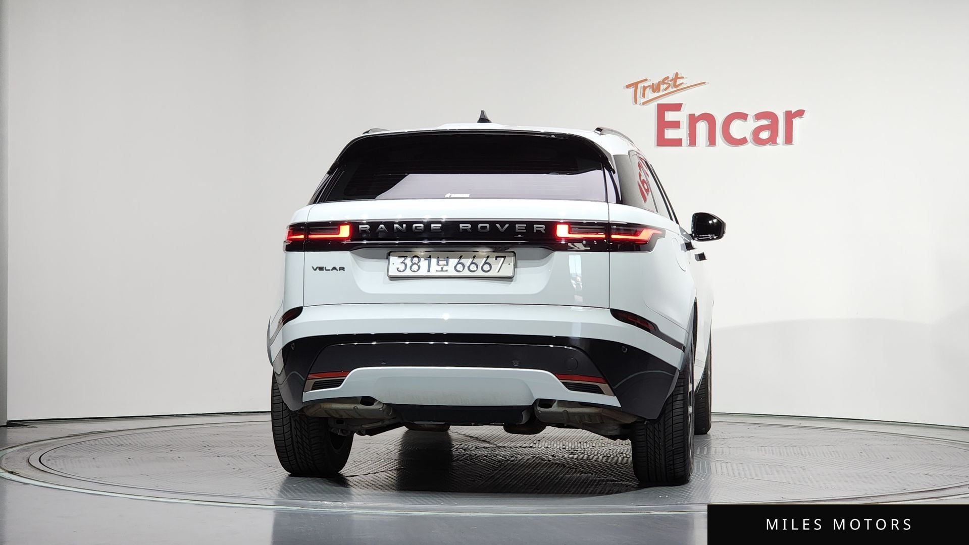 Land Rover Range Rover Velar 2025 — миниатюра 4