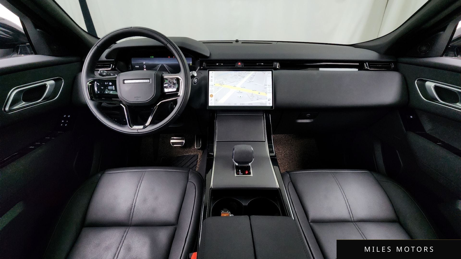 Land Rover Range Rover Velar 2025 — миниатюра 10