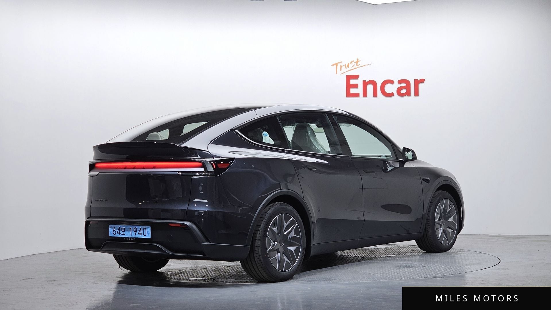 Tesla Model Y 2026 — миниатюра 2