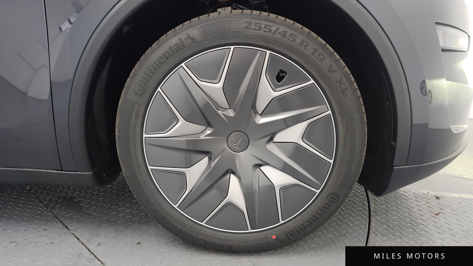 Tesla Model Y 2026 — миниатюра 7