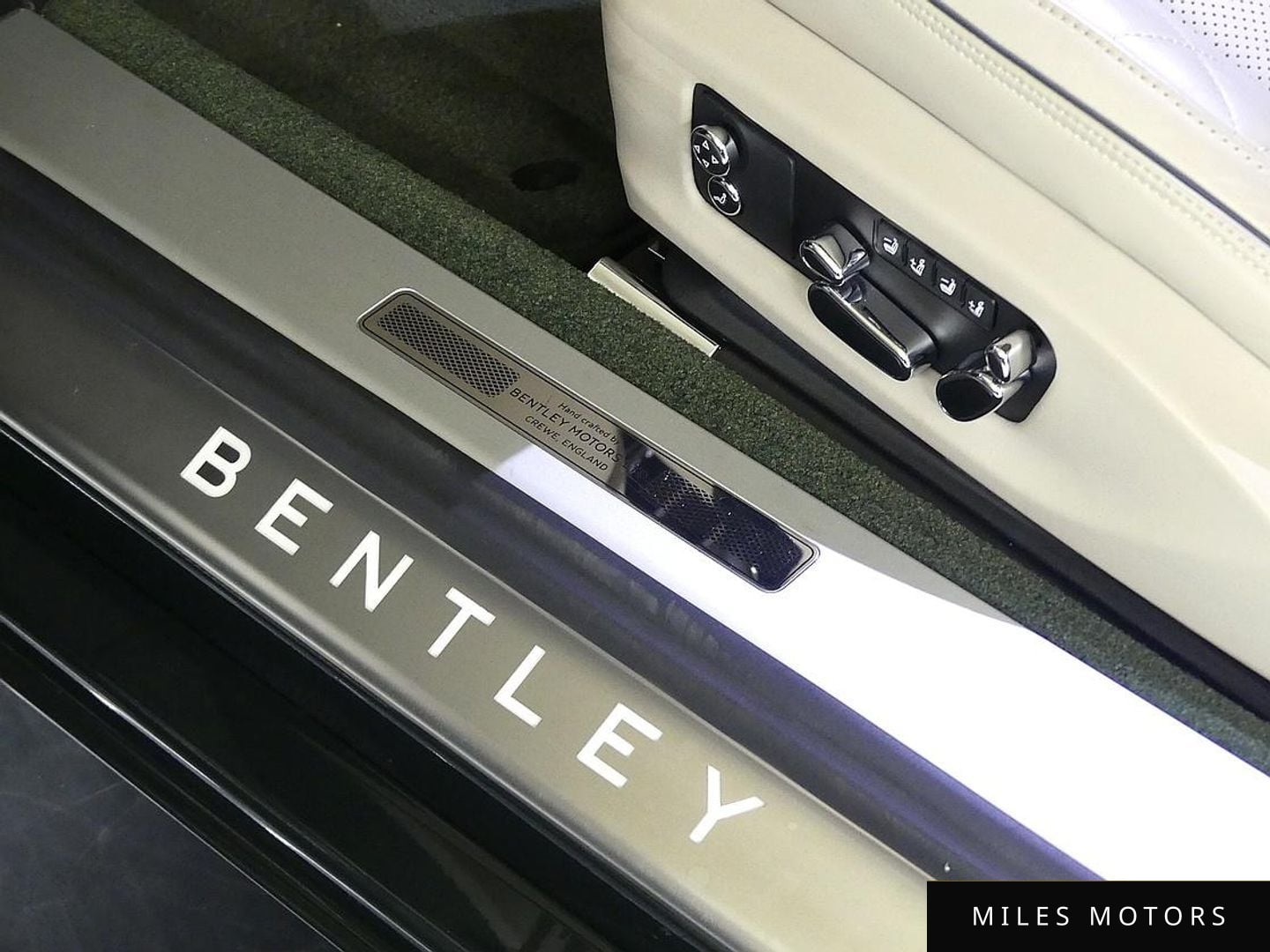 Bentley Continental GT 2019 — миниатюра 10