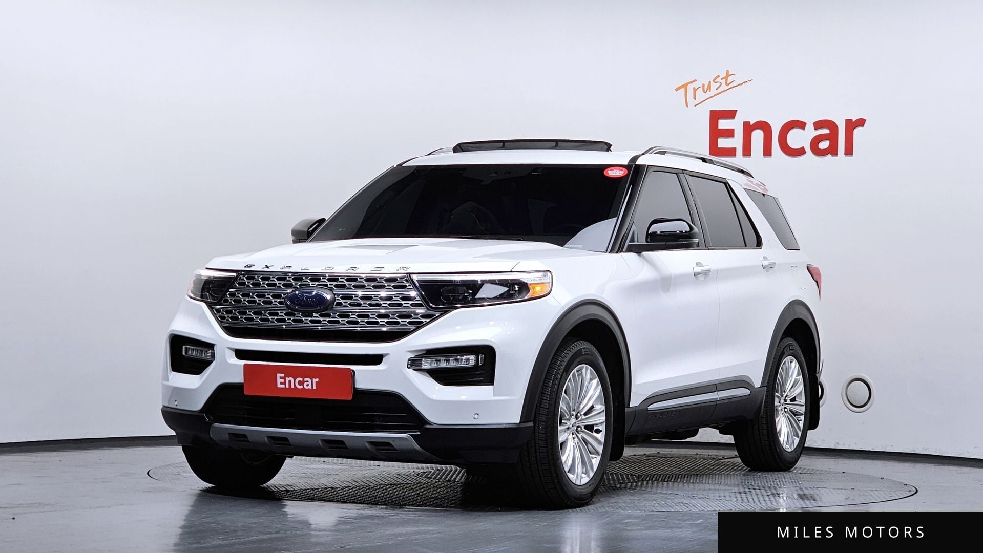 Ford Explorer 2022 — фото 1 из 12