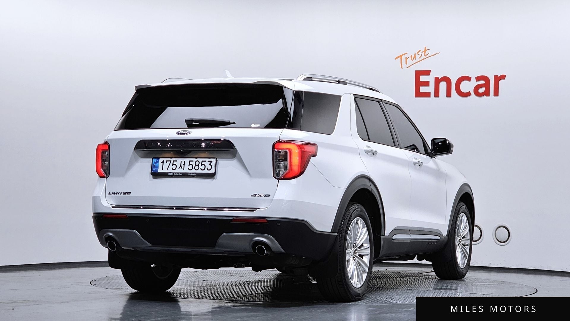 Ford Explorer 2022 — миниатюра 2