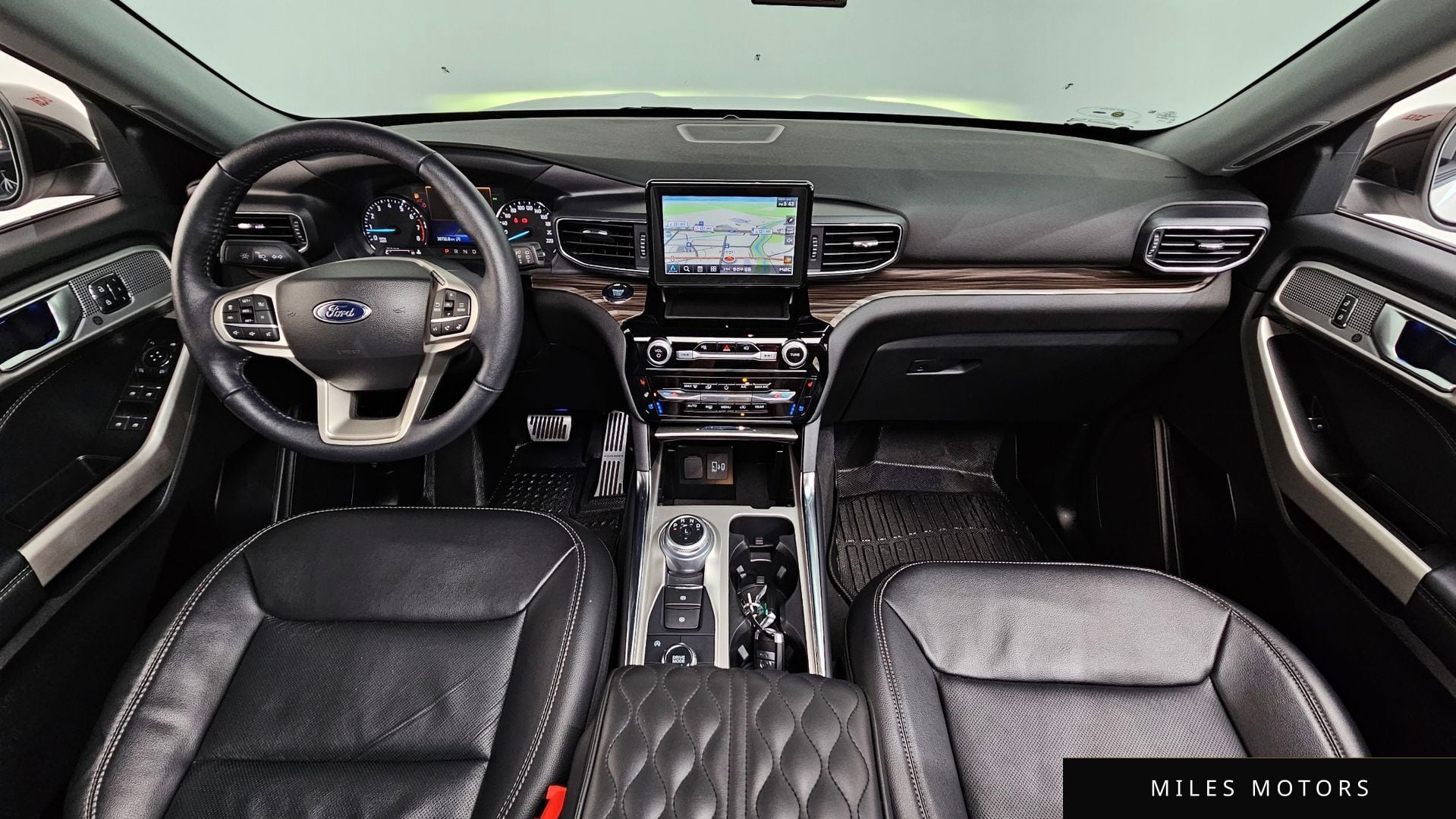 Ford Explorer 2022 — миниатюра 7