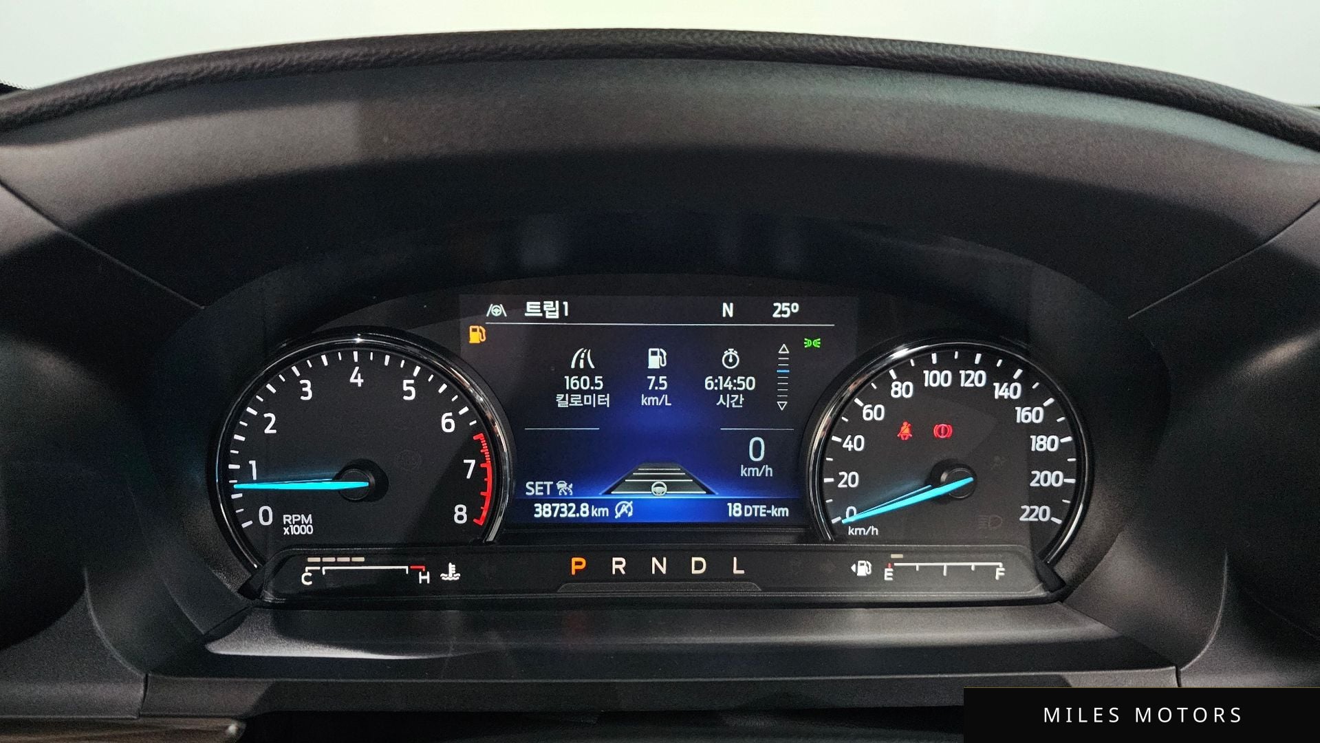 Ford Explorer 2022 — миниатюра 8