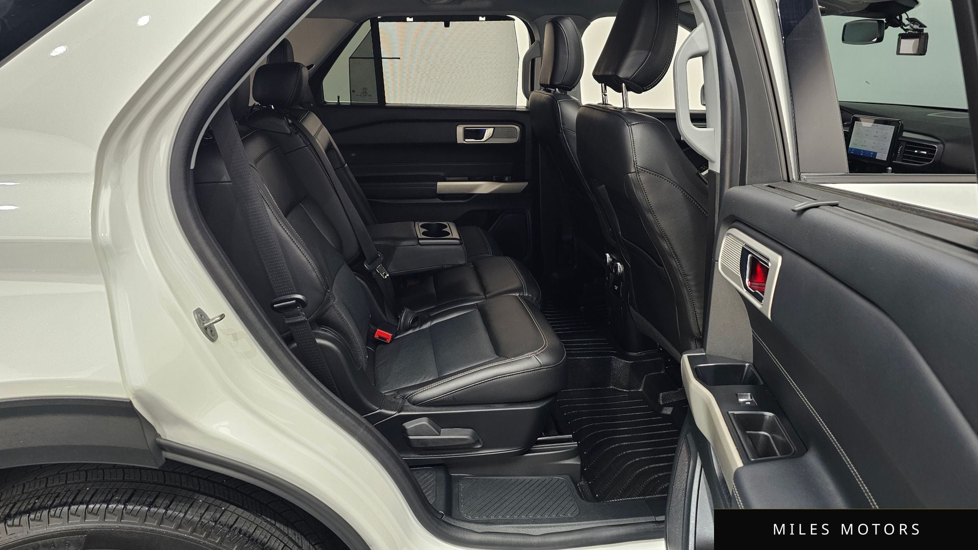 Ford Explorer 2022 — миниатюра 11