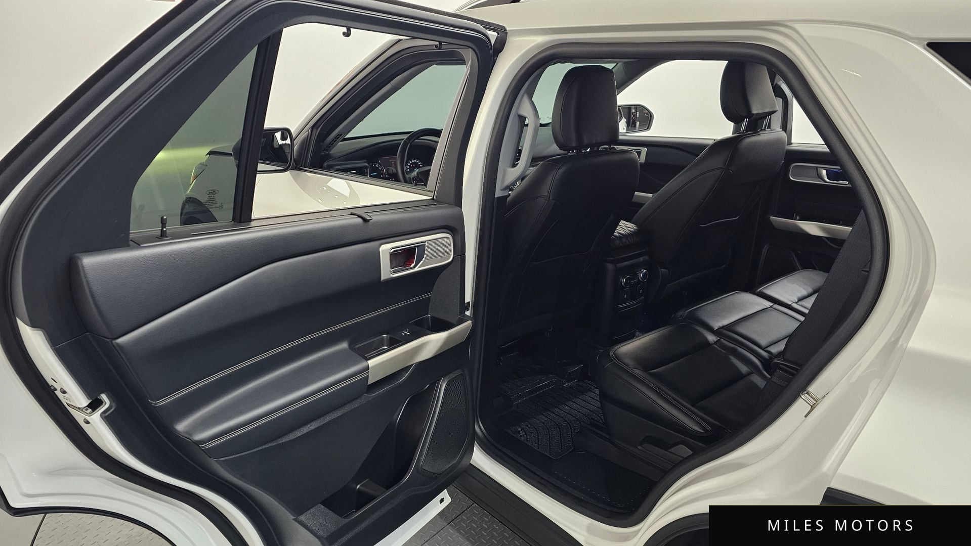 Ford Explorer 2022 — миниатюра 12
