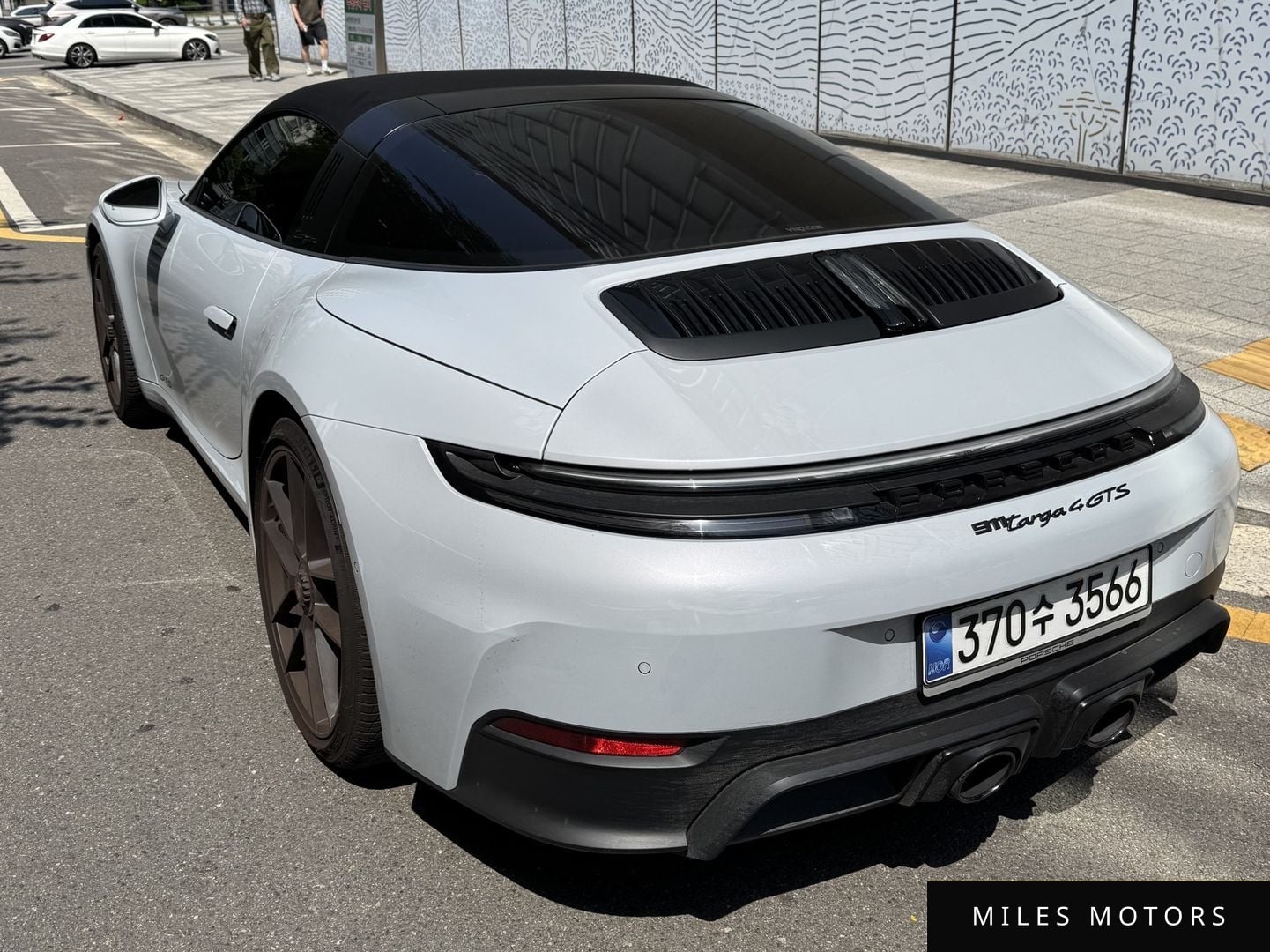 Porsche 911 (992) 2025 — миниатюра 8