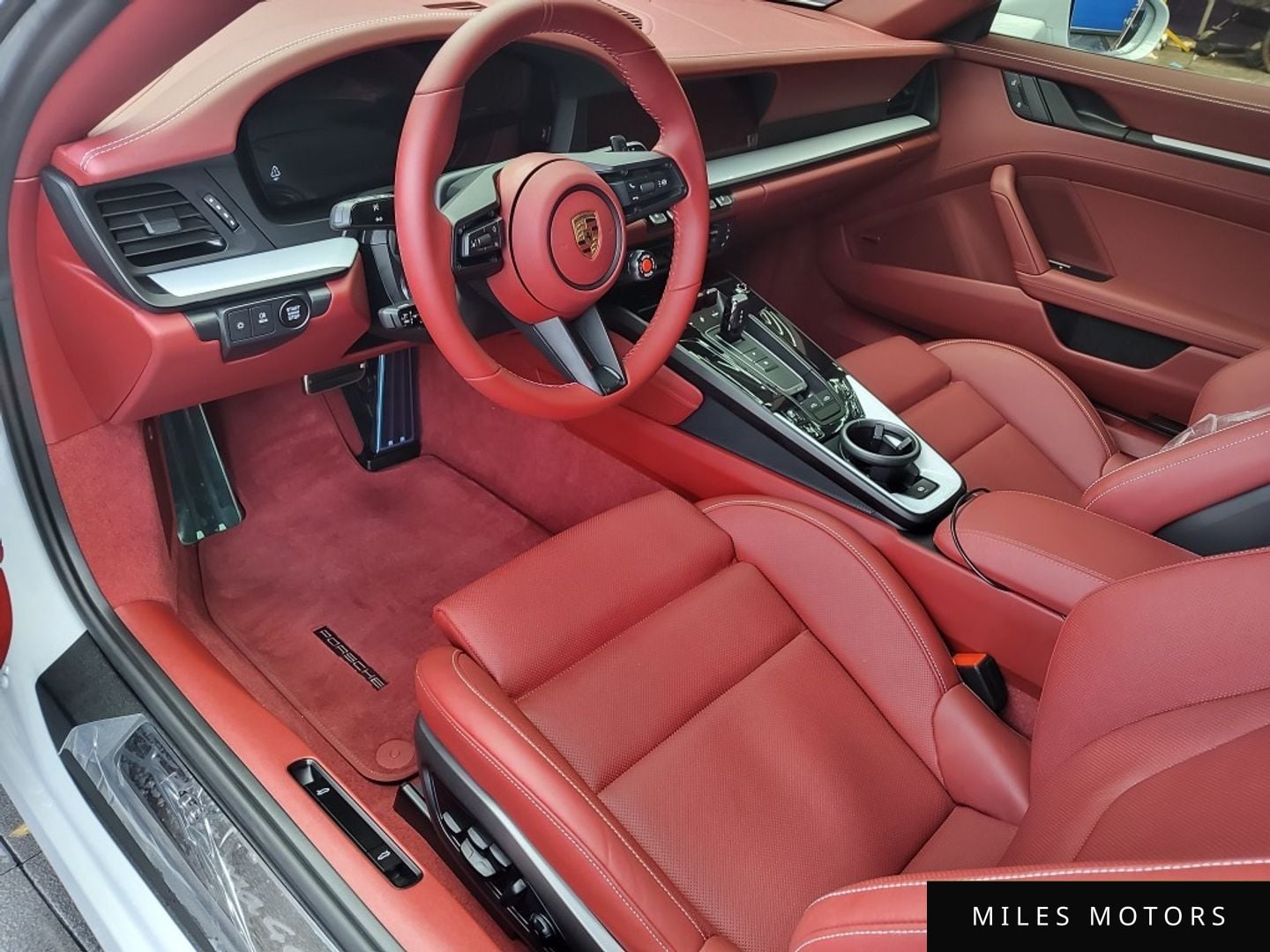 Porsche 911 (992) 2025 — миниатюра 10