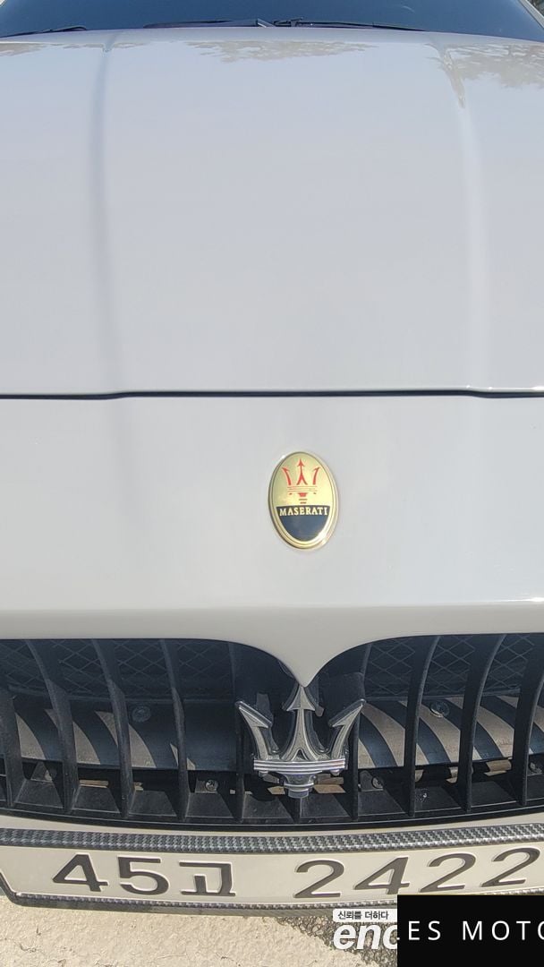 Maserati GranTurismo 2010 — миниатюра 6