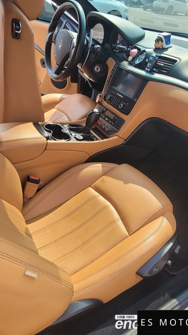 Maserati GranTurismo 2010 — миниатюра 12