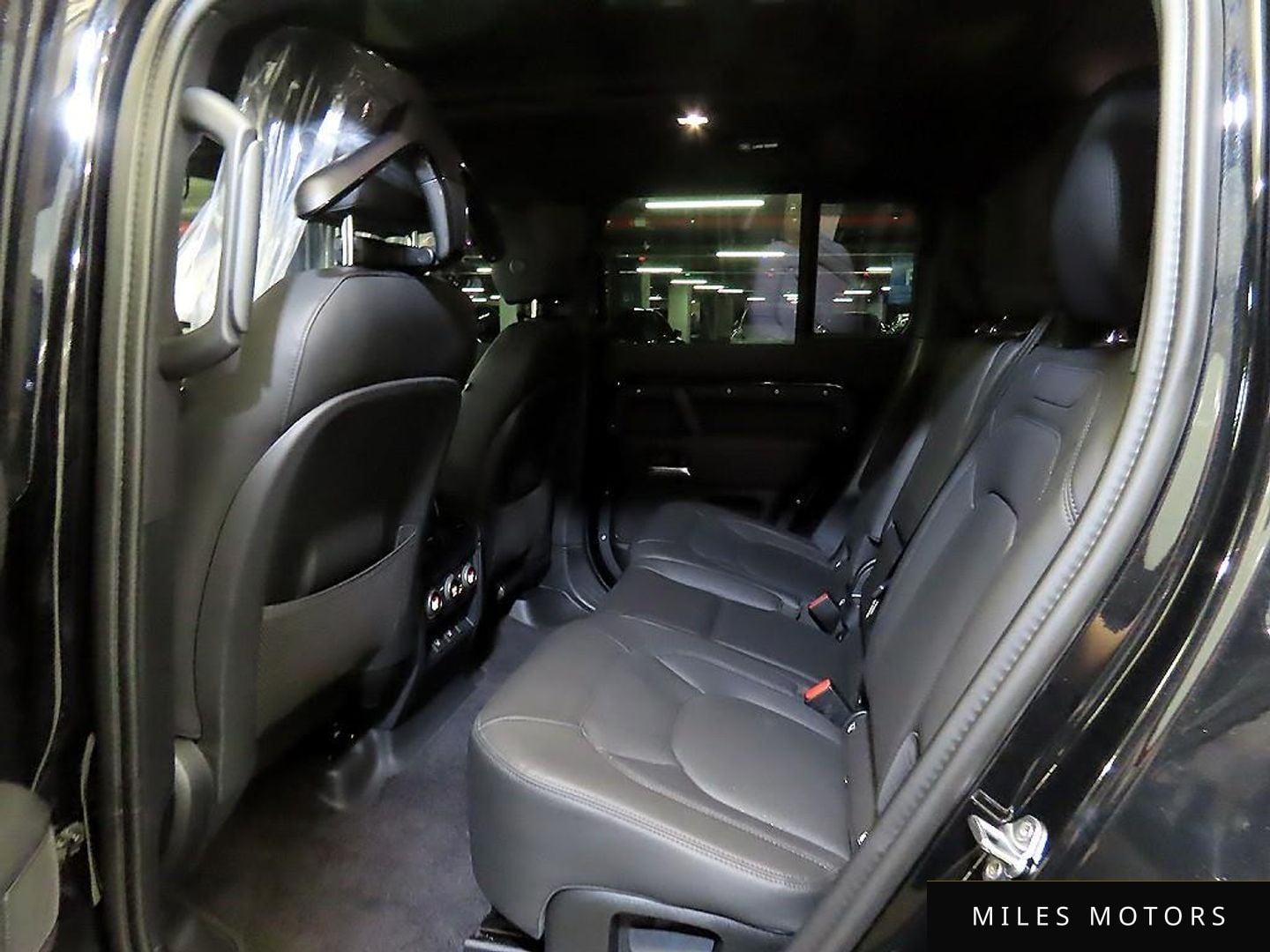 Land Rover Defender 2025 — миниатюра 7