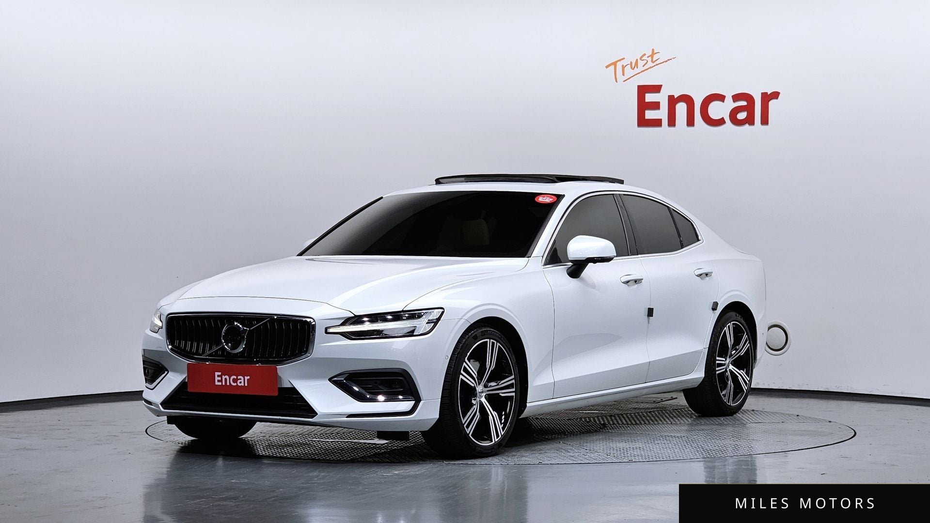 Volvo S60 2022 — фото 1 из 12