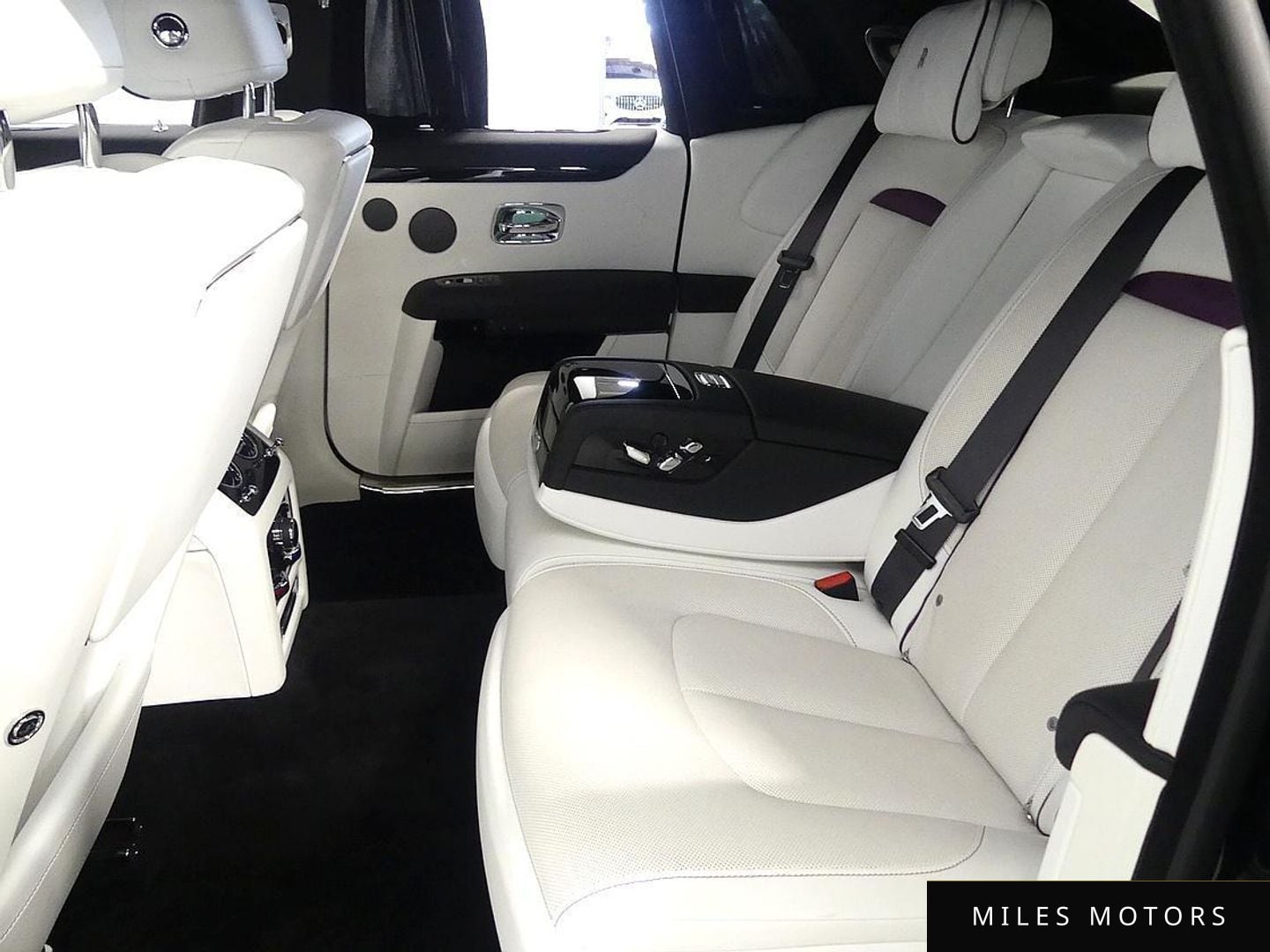 Rolls-Royce Ghost 2021 — миниатюра 10