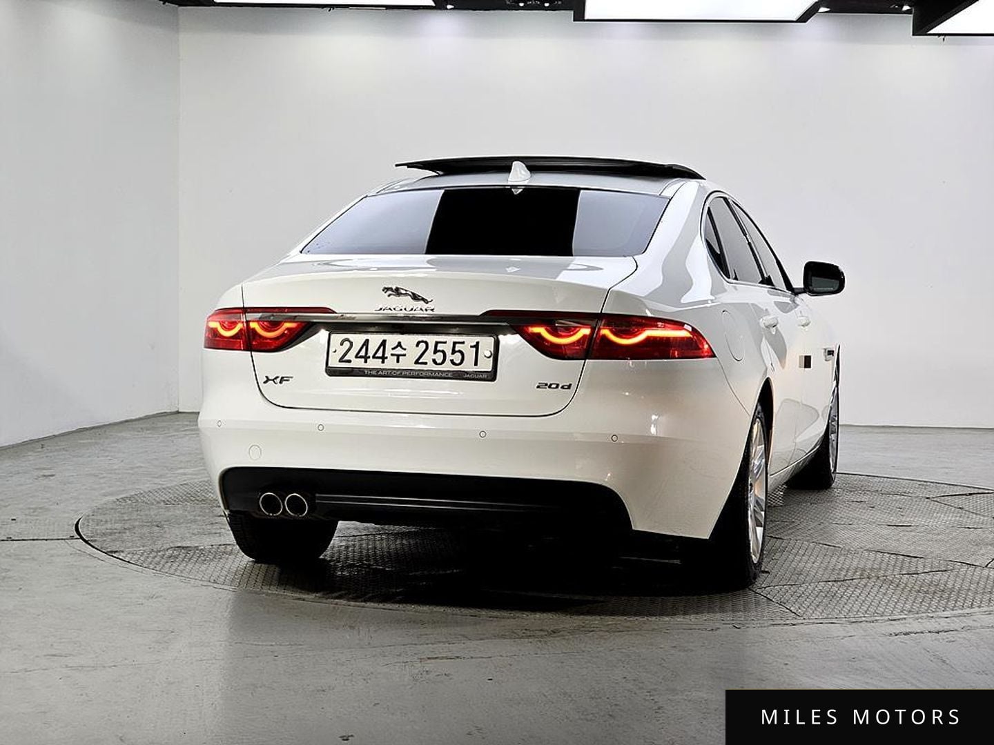 Jaguar XF (X260) 2017 — миниатюра 3