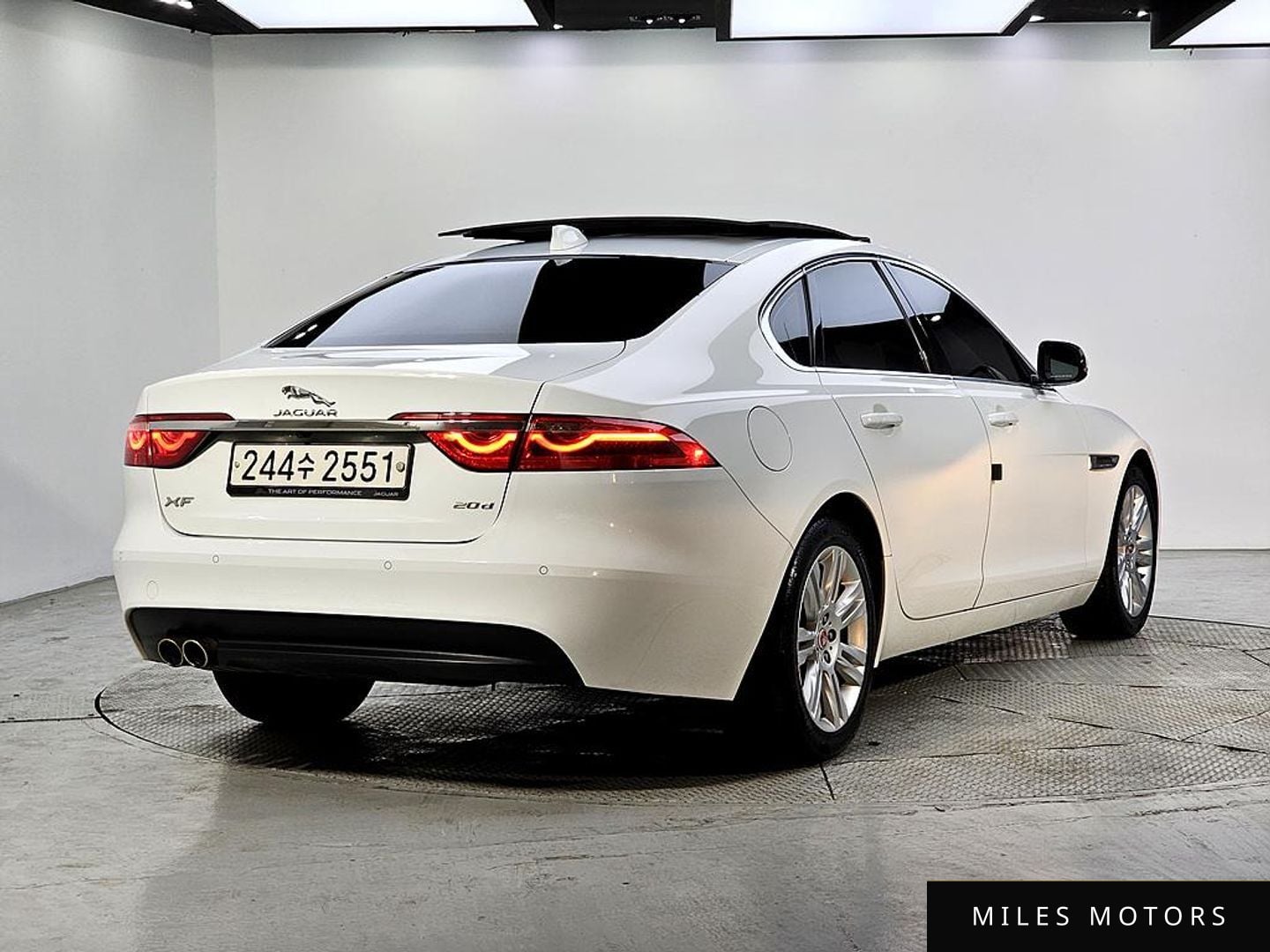 Jaguar XF (X260) 2017 — миниатюра 4