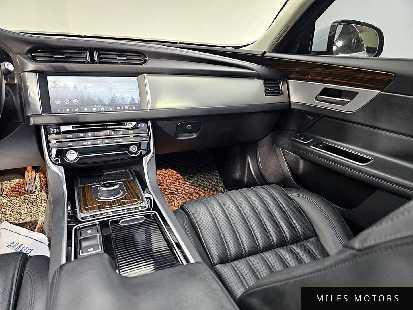 Jaguar XF (X260) 2017 — миниатюра 9
