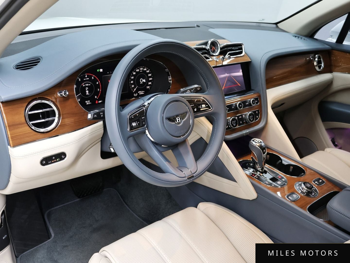 Bentley Bentayga 2024 — миниатюра 7