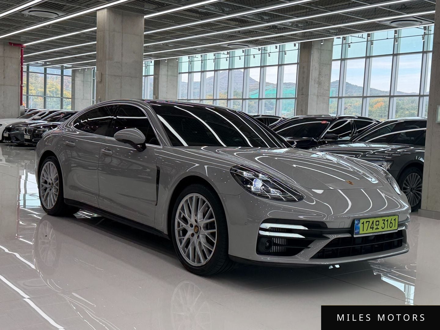 Porsche Panamera 2023 — миниатюра 3