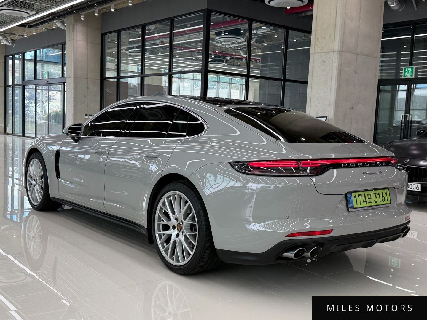 Porsche Panamera 2023 — миниатюра 5