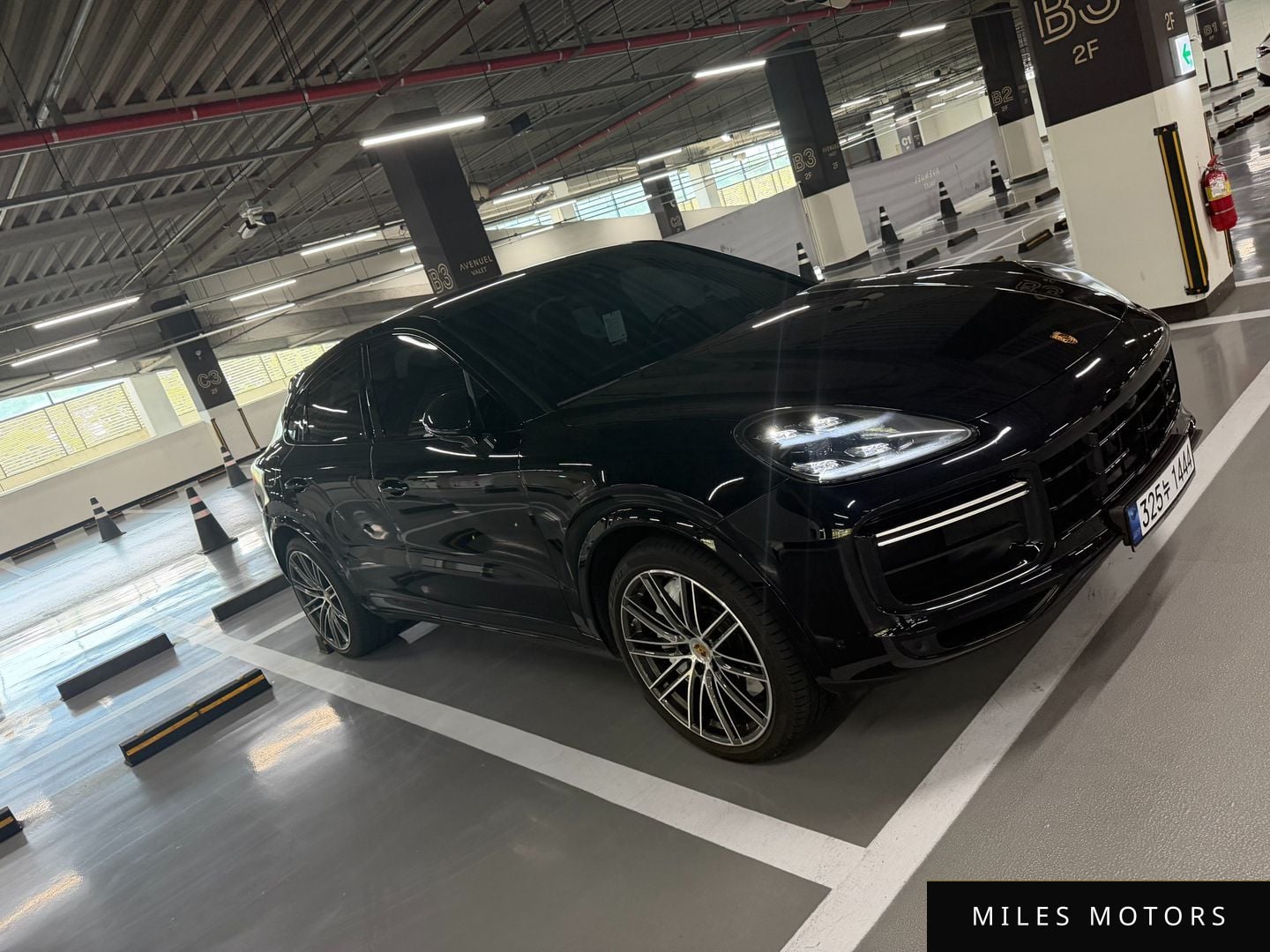 Porsche Cayenne 2021 — миниатюра 2