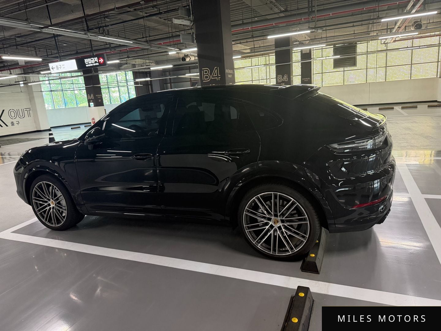 Porsche Cayenne 2021 — миниатюра 3