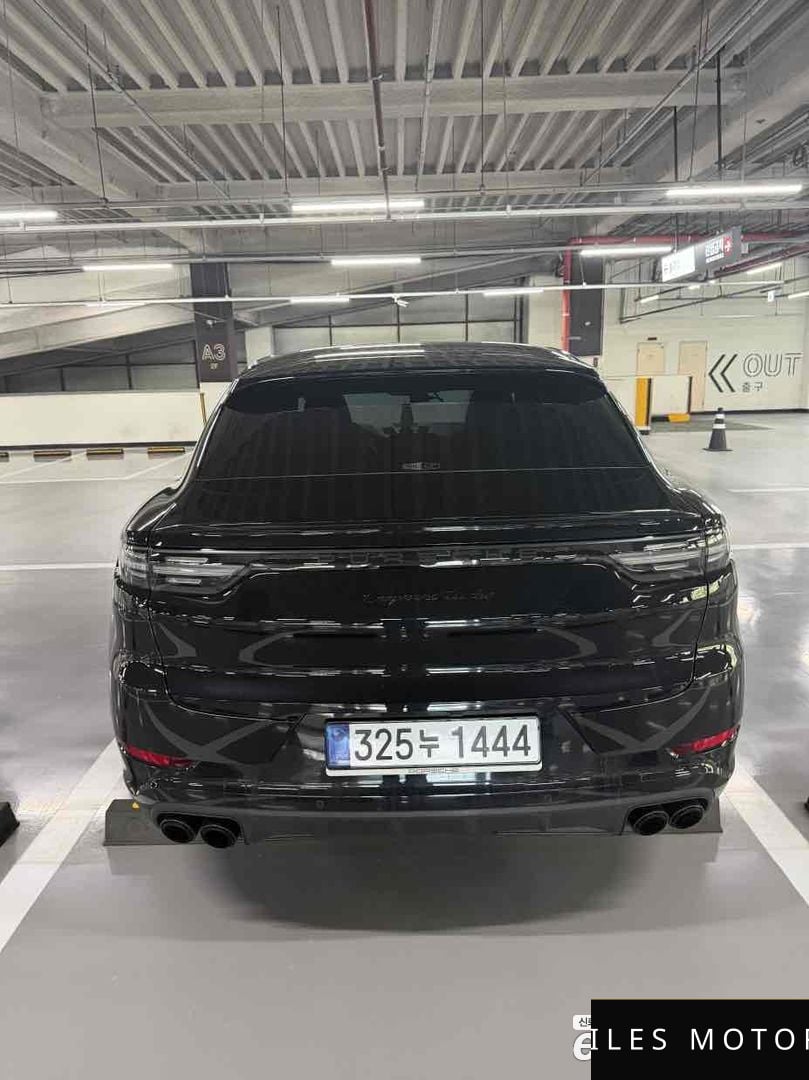 Porsche Cayenne 2021 — миниатюра 4