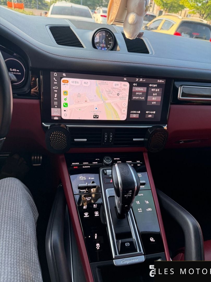Porsche Cayenne 2021 — миниатюра 9