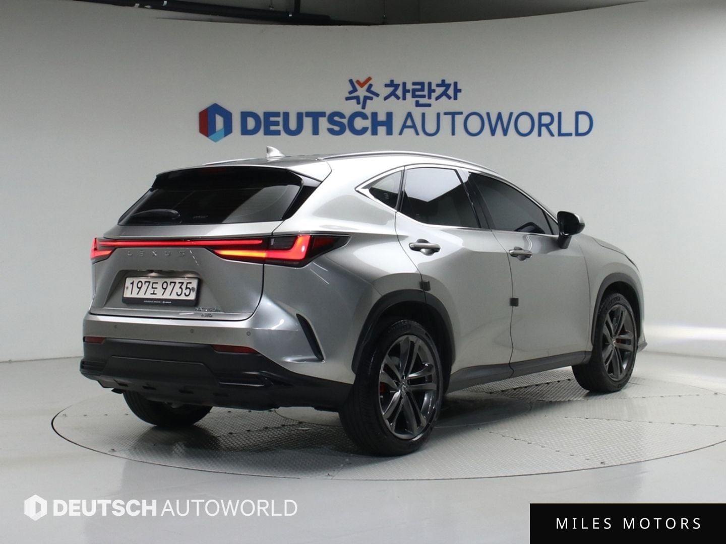 Лексус NX350h 2023 — миниатюра 2