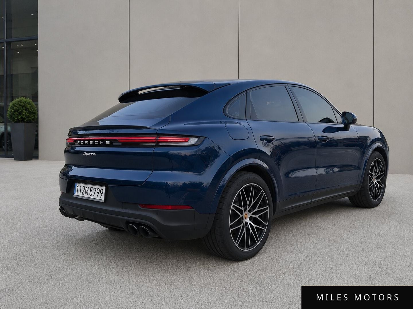 Porsche Cayenne 2024 — миниатюра 2