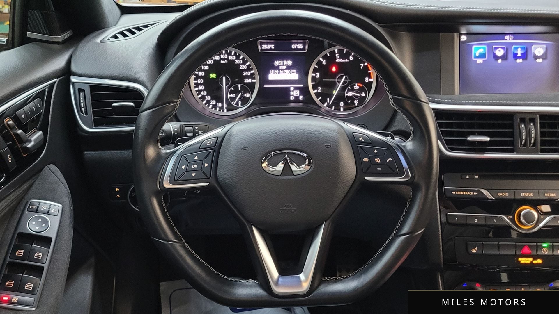 Infiniti Q30 2017 — миниатюра 12