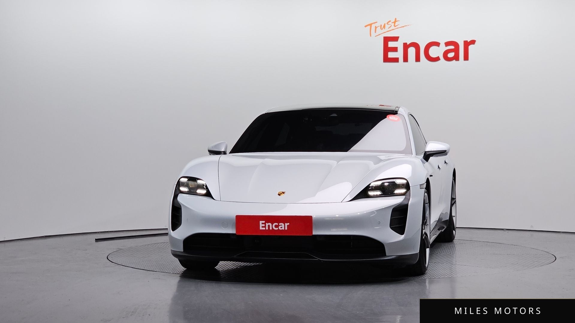Porsche Taycan 2024 — миниатюра 3